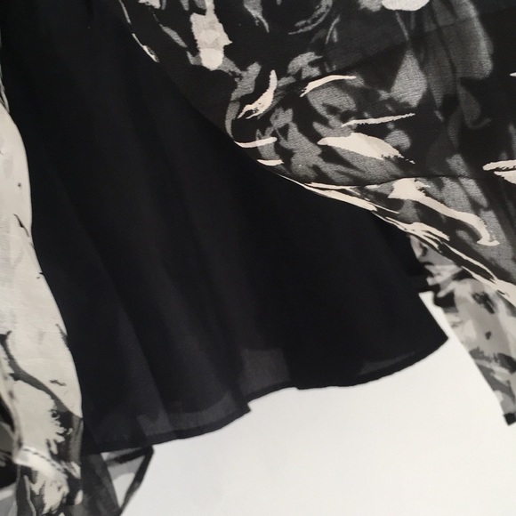 Banana Republic Floral Black Skirt - Picture 3 of 8